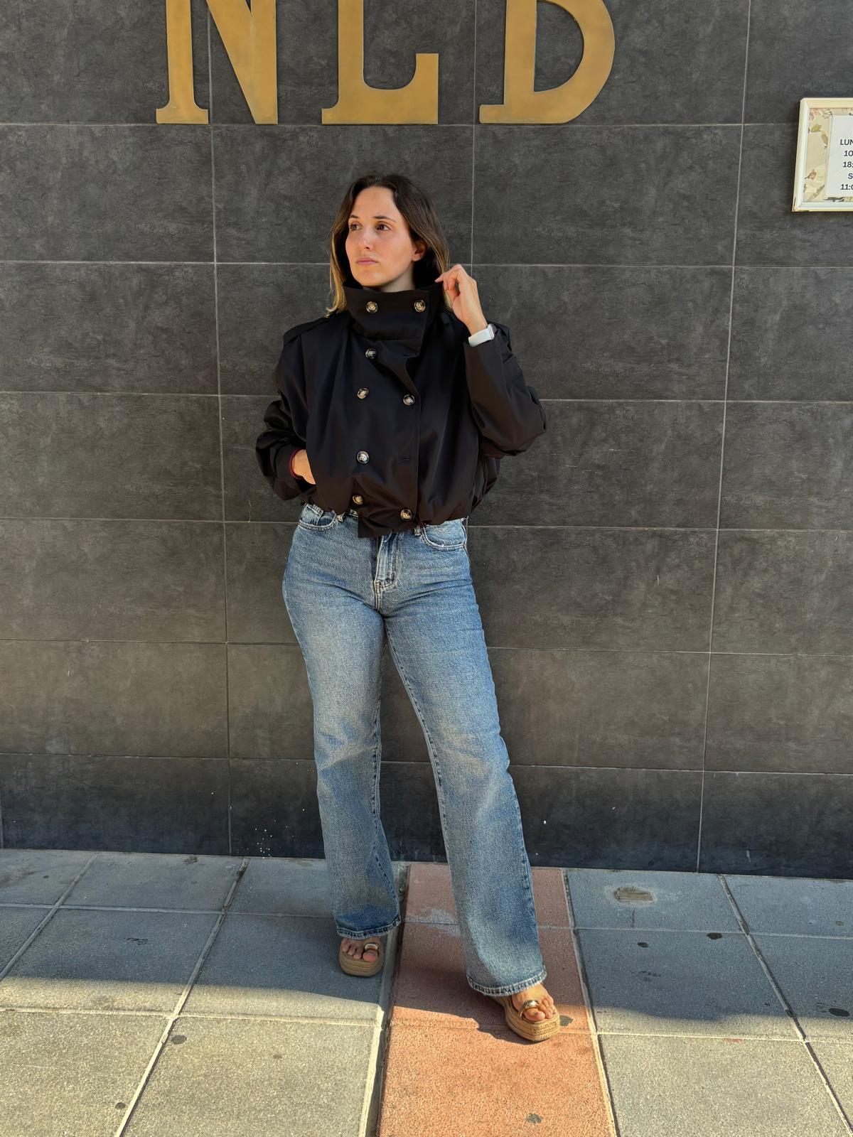 BOMBER GABARDINA FRUNCIDA CORTA ABOTONADA